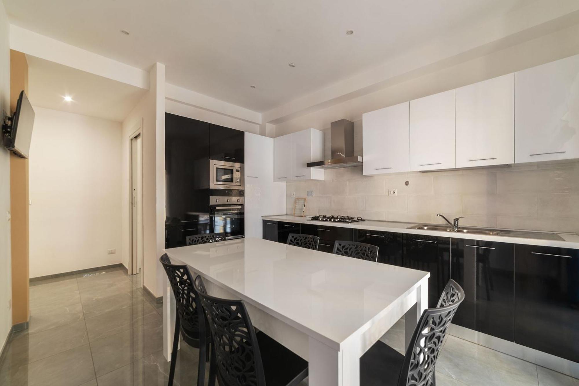 Joivy Delightful 3-Bed Flat With Balcony Apartment โรม ภายนอก รูปภาพ
