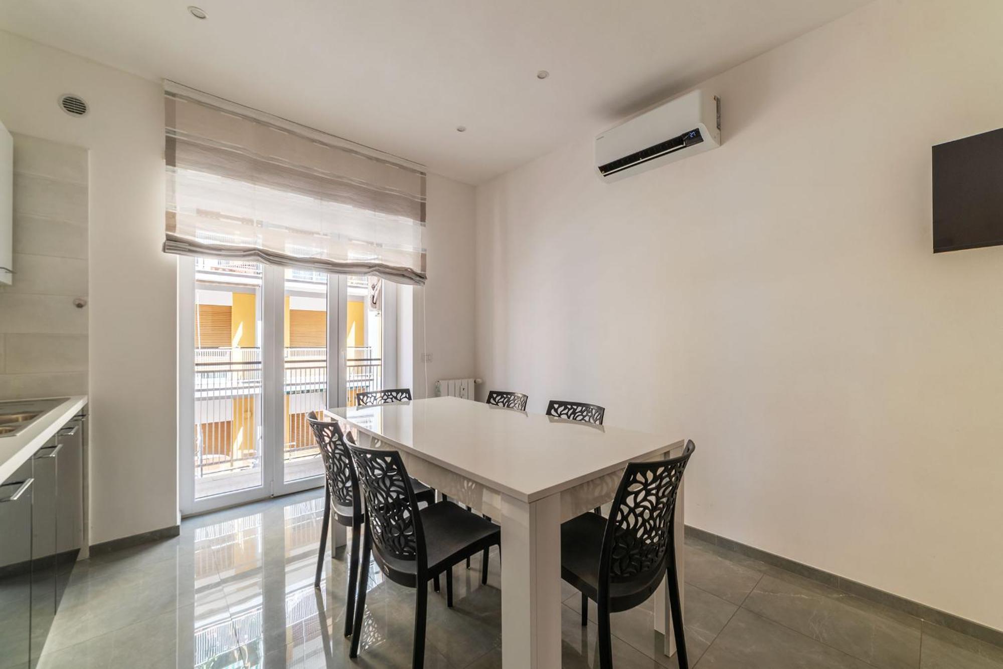 Joivy Delightful 3-Bed Flat With Balcony Apartment โรม ภายนอก รูปภาพ