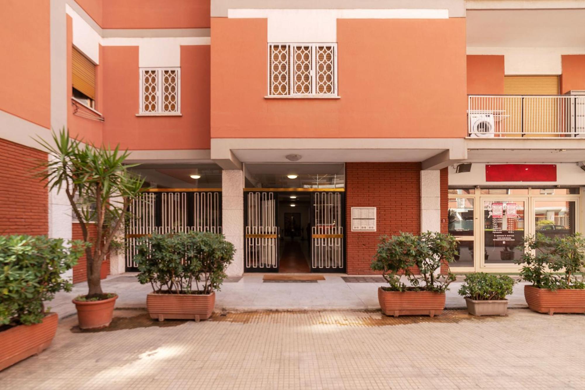 Joivy Delightful 3-Bed Flat With Balcony Apartment โรม ภายนอก รูปภาพ